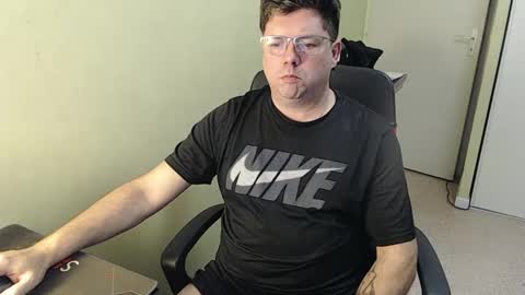 Snapshot of mistercoeur1 chatting on 02/01/25, 04:54 mistercoeur online show from 02/01/25, 04:54