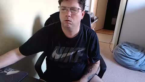 Snapshot of mistercoeur1 chatting on 02/14/25, 04:31 mistercoeur online show from 02/14/25, 04:31