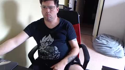 Snapshot of mistercoeur1 chatting on 02/18/25, 03:43 mistercoeur online show from 02/18/25, 03:43