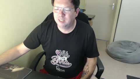 Snapshot of mistercoeur1 chatting on 03/08/25, 08:44 mistercoeur online show from 03/08/25, 08:44