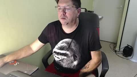 Snapshot of mistercoeur1 chatting on 11/01/25, 08:49 mistercoeur online show from 11/01/25, 08:49