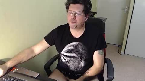 Snapshot of mistercoeur1 chatting on 01/09/26, 05:37 mistercoeur online show from 01/09/26, 05:37