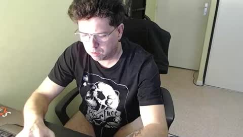 Snapshot of mistercoeur1 chatting on 02/02/26, 05:33 mistercoeur online show from 02/02/26, 05:33