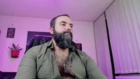 Snapshot of misterlov3r chatting on 12/14/24, 01:28 misterlov3r online show from 12/14/24, 01:28