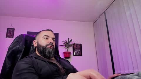 Snapshot of misterlov3r chatting on 12/19/24, 12:02 misterlov3r online show from 12/19/24, 12:02