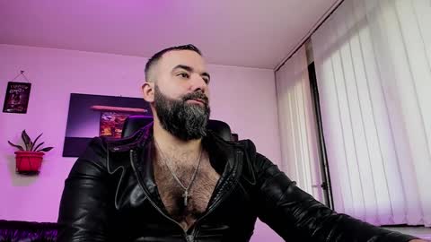 Snapshot of misterlov3r chatting on 12/20/24, 10:38 misterlov3r online show from 12/20/24, 10:38