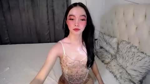 Snapshot of misterytgirl chatting on 04/10/26, 09:36 CRISHA online show from 04/10/26, 09:36