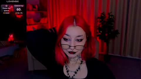 Snapshot of mistress__marcelline chatting on 07/10/26, 01:54 Marcelline online show from 07/10/26, 01:54
