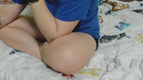 Snapshot of mistress_adel chatting on 01/13/25, 02:42 mistress_adel online show from 01/13/25, 02:42