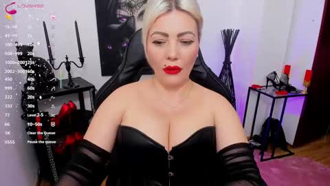 Snapshot of mistress_catsnow chatting on 02/19/25, 02:23 Miss CatSnow online show from 02/19/25, 02:23