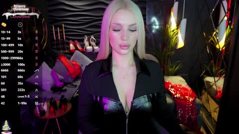 Snapshot of mistress_darsy chatting on 12/24/24, 06:11 Darsy online show from 12/24/24, 06:11