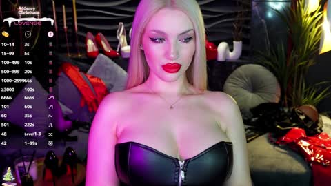 Snapshot of mistress_darsy chatting on 12/24/24, 09:17 Darsy online show from 12/24/24, 09:17