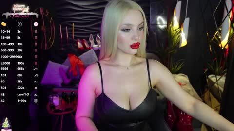 Snapshot of mistress_darsy chatting on 12/26/24, 08:00 Darsy online show from 12/26/24, 08:00