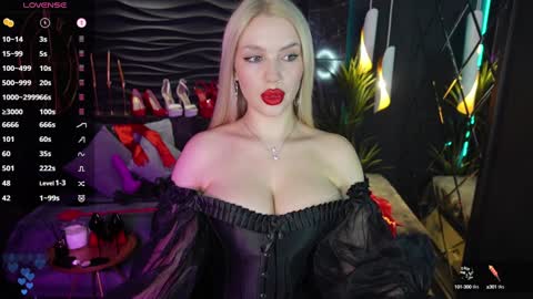 Snapshot of mistress_darsy chatting on 01/19/25, 05:18 Darsy online show from 01/19/25, 05:18