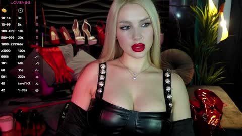 Snapshot of mistress_darsy chatting on 01/21/25, 08:11 Darsy online show from 01/21/25, 08:11