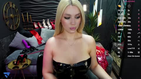 Snapshot of mistress_darsy chatting on 02/08/25, 01:54 Darsy online show from 02/08/25, 01:54