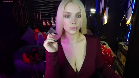 Snapshot of mistress_darsy chatting on 02/22/25, 05:55 Darsy online show from 02/22/25, 05:55