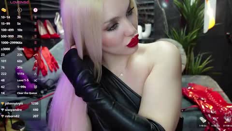 Snapshot of mistress_darsy chatting on 02/28/25, 12:09 Darsy online show from 02/28/25, 12:09