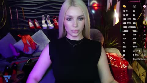 Snapshot of mistress_darsy chatting on 03/01/25, 06:03 Darsy online show from 03/01/25, 06:03