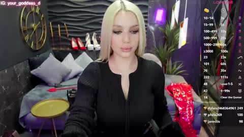 Snapshot of mistress_darsy chatting on 03/03/25, 08:00 Darsy online show from 03/03/25, 08:00