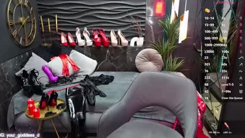 Snapshot of mistress_darsy chatting on 03/07/25, 12:12 Darsy online show from 03/07/25, 12:12