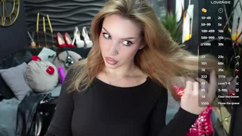 Snapshot of mistress_darsy chatting on 10/14/25, 01:56 Darsy online show from 10/14/25, 01:56