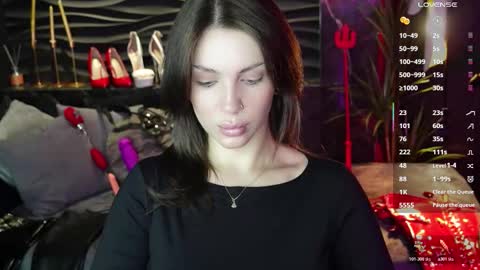 Snapshot of mistress_darsy chatting on 10/21/25, 01:45 Darsy online show from 10/21/25, 01:45