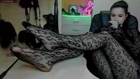 Snapshot of mistress_kristi chatting on 06/09/26, 06:30 Mistress Kristi online show from 06/09/26, 06:30