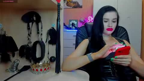 Snapshot of mistress_kristi chatting on 06/25/26, 08:13 Mistress Kristi online show from 06/25/26, 08:13