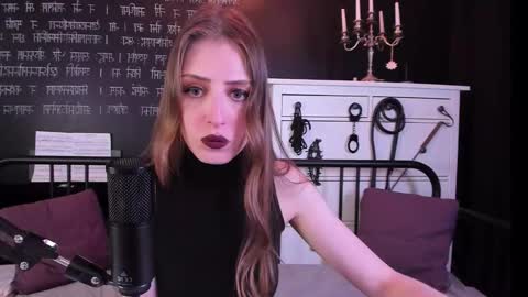 Snapshot of mistress_marlene chatting on 11/29/25, 06:38 Mistress Marlene online show from 11/29/25, 06:38