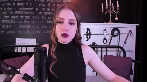 Snapshot of mistress_marlene chatting on 11/30/25, 07:23 Mistress Marlene online show from 11/30/25, 07:23