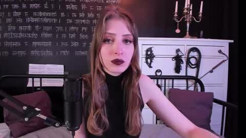 Snapshot of mistress_marlene chatting on 12/22/25, 06:43 Mistress Marlene online show from 12/22/25, 06:43