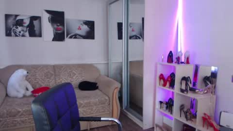 Snapshot of mistress_milfa chatting on 06/24/26, 11:42 mistress_milfa online show from 06/24/26, 11:42