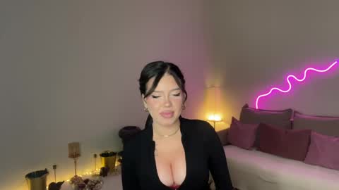 Snapshot of mistress_of_hearts chatting on 05/16/26, 07:34 Mia online show from 05/16/26, 07:34