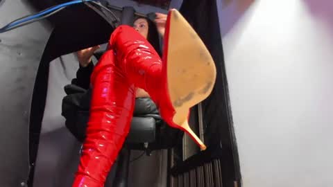 Snapshot of mistressanna_ chatting on 07/11/26, 01:19 Mistress Anna Alves online show from 07/11/26, 01:19