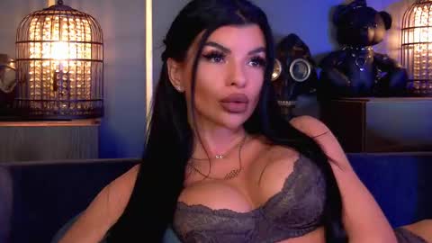 Snapshot of mistresselenia chatting on 11/19/25, 12:16 Elenia online show from 11/19/25, 12:16