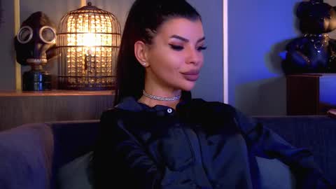 Snapshot of mistresselenia chatting on 11/28/25, 03:47 Elenia online show from 11/28/25, 03:47