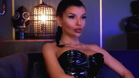 Snapshot of mistresselenia chatting on 12/05/25, 12:25 Elenia online show from 12/05/25, 12:25