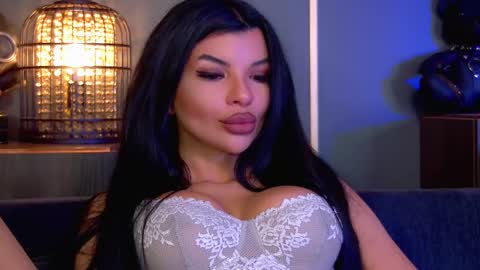 Snapshot of mistresselenia chatting on 12/16/25, 11:37 Elenia online show from 12/16/25, 11:37