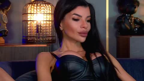 Elenia online show from 05/18/26, 01:39