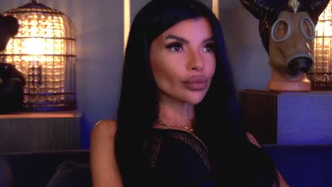 Elenia online show from 07/20/26, 10:39