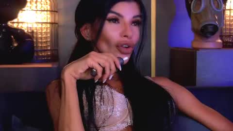 Elenia online show from 07/25/26, 12:03