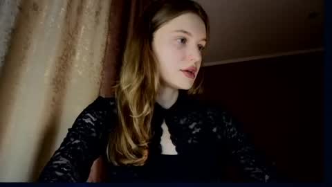 Snapshot of mistresselizy chatting on 06/21/26, 08:22 mistresselizy online show from 06/21/26, 08:22