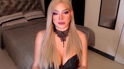 Snapshot of mistressemeraldxx chatting on 11/08/25, 03:39 Ms Ems online show from 11/08/25, 03:39