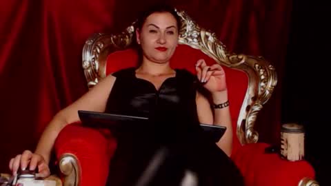 Snapshot of mistressfabiola chatting on 04/16/26, 06:19 Mistress Fabiola online show from 04/16/26, 06:19