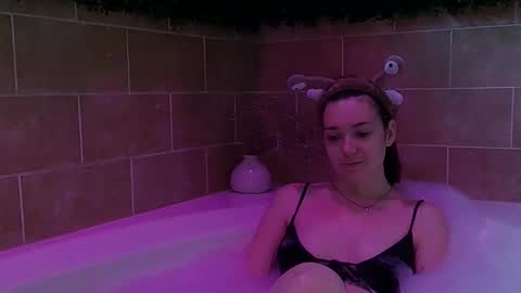 Snapshot of mistressjuniper chatting on 11/21/25, 05:55 Mistress June online show from 11/21/25, 05:55