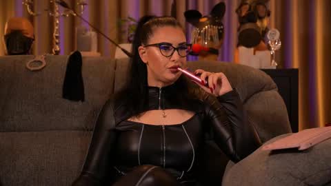 Mistress Kelly online show from 10/04/25, 08:29