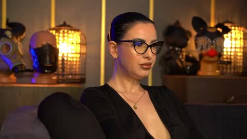 Snapshot of mistresskellykent chatting on 05/18/26, 08:36 Mistress Kelly online show from 05/18/26, 08:36
