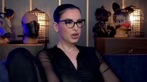 Snapshot of mistresskellykent chatting on 05/23/26, 11:20 Mistress Kelly online show from 05/23/26, 11:20