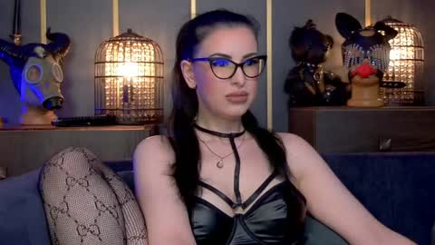 Snapshot of mistresskellykent chatting on 05/25/26, 09:54 Mistress Kelly online show from 05/25/26, 09:54